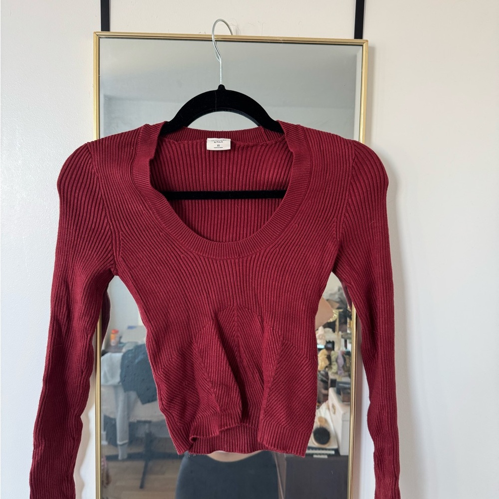 Abercrombie & Fitch Burgundy Ribbed Sweater